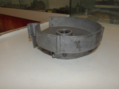 Левая крышка двигателя С3Д