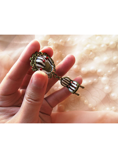 Украшение в винтажном стиле - необычная брошь &quot;Трон для принцессы&quot;