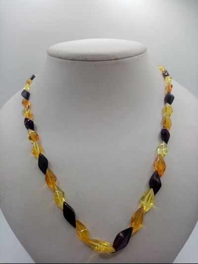 Бусы камнерезные "Змейка"