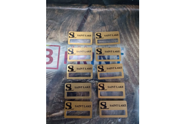 Металлические бейджики