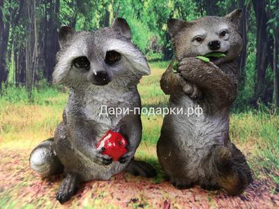 Енот с яблоком 25*20см    0,8кг    полистоун Россия  1152/012825