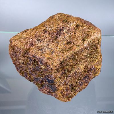 Альмандин (разн. гранат). Россия. 85*60*65г