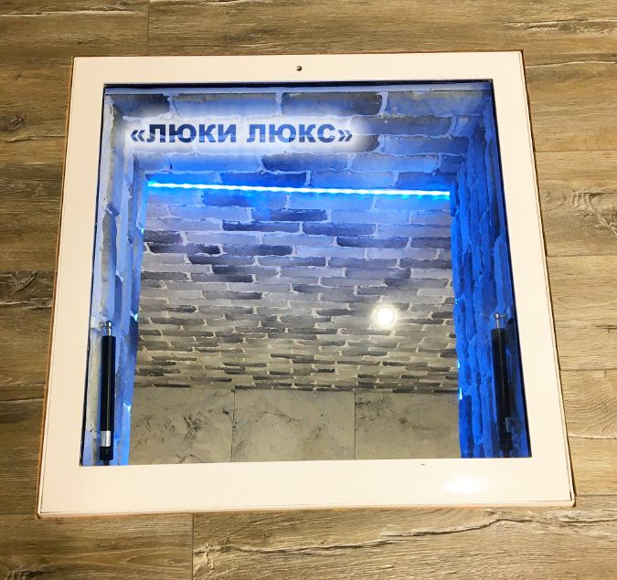 Установка стеклянного люка в подвальное помещение