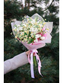 Букет с Матрикарией