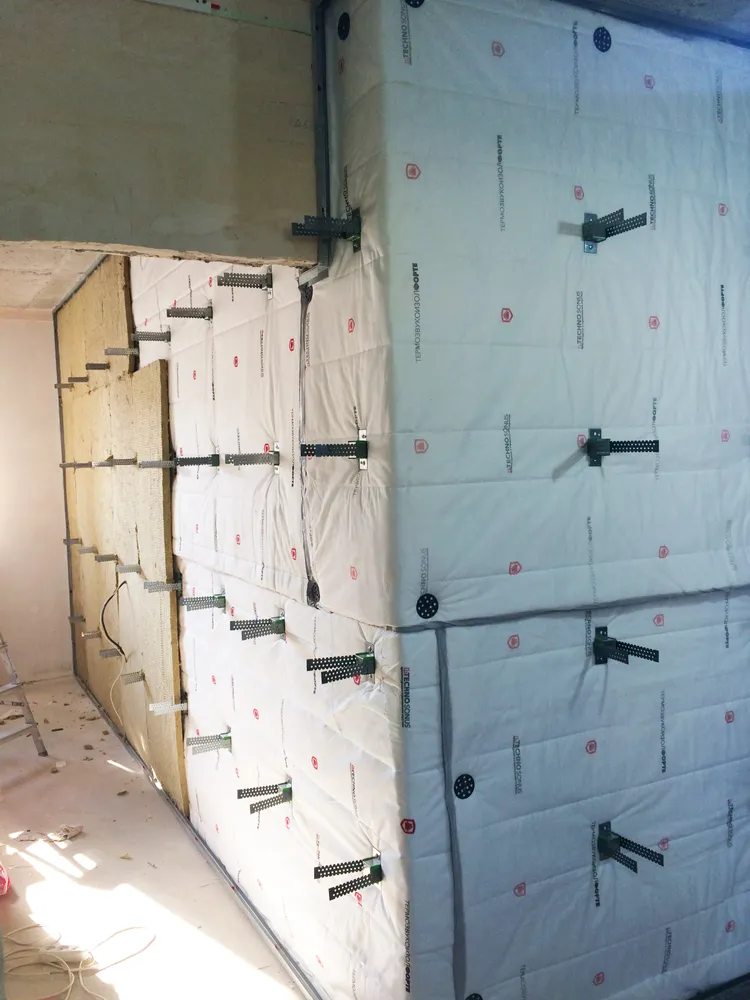 Звукоизоляция угловой стены от соседей в квартире