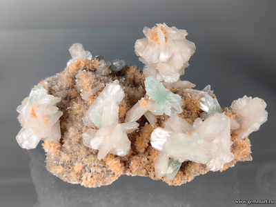 Флюорапофиллит, стильбит, гейландит. 125*80*60мм