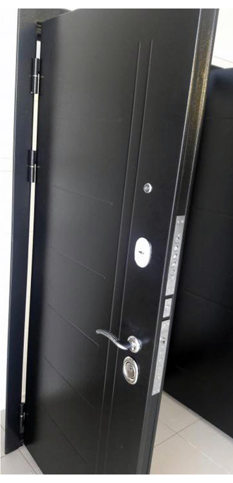 Металлическая входная дверь "Троя MAXI Серебро 10 см Зеркало Белый Ясень"