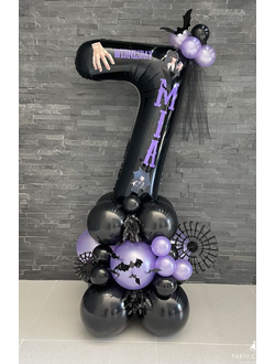 стойка Уэнсдей