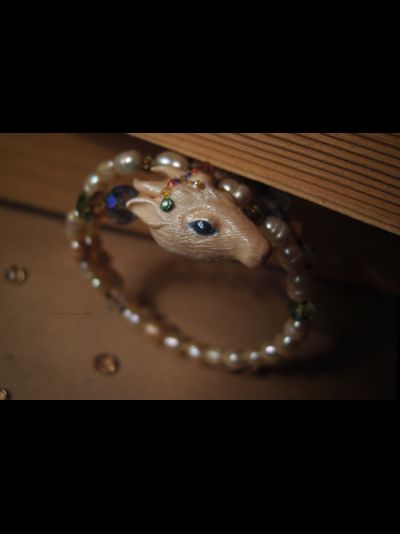 Браслет с жемчугом и хрустальными бусинами "Однажды в сказке. Козочка и Барашек"