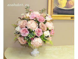 Композиция из искусственных цветов средних размеров - №С031/Купить в Москве и Санкт-Петербурге