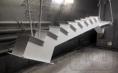 мк №34. металлический каркас лестницы. моно-косоур. лазерная резка