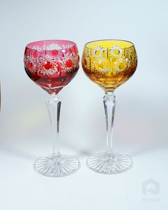 Пара бокалов для вина из цветного хрусталя (красный, желтый)