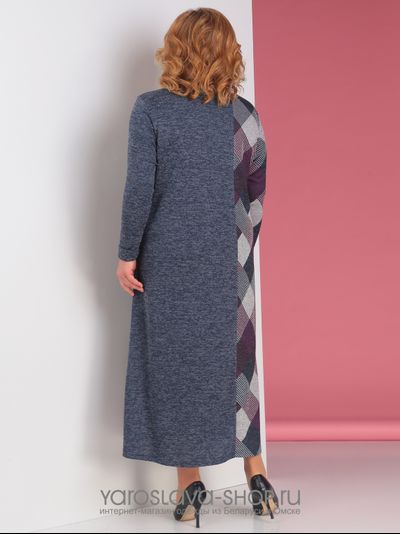 Серое платье с клетчатыми красными вставками и карманами