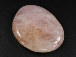 Берилл розовый (морганит, воробьевит), полировка плоская, Бразилия (40*32*8 мм, 17 г) №35696