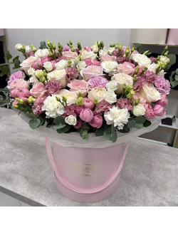 Букет в шляпной коробке микс цветов MAXI