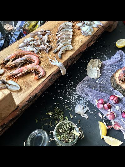 Доска для подачи закусок из дуба с корой