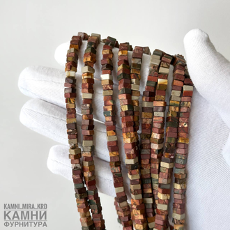 Яшма пикассо рондели квадратные 4-4,5х2,5 мм, цена за нить 19 см