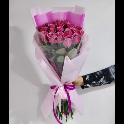 Розы Эквадор 60 см.19 шт
