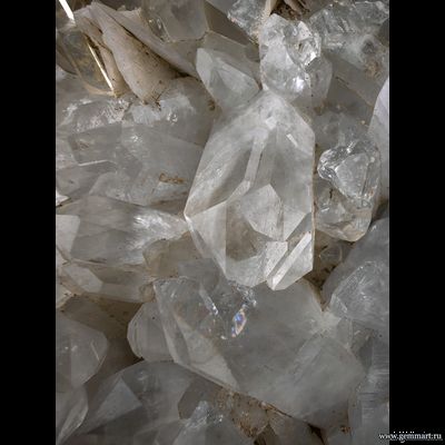 Горный хрусталь (разн. кварца), друза посеченная папиршпатом (кальцитом). Северная Осетия. 240*195*58мм.