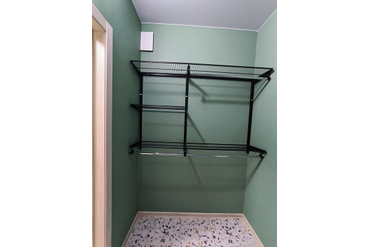 Установка гардеробной системы