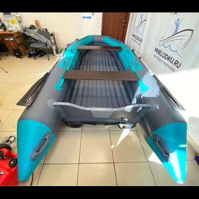 Моторная лодка SKAT TRITON 390