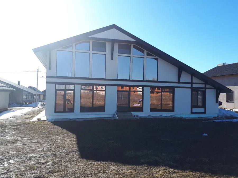 остекление фасада в загородном доме