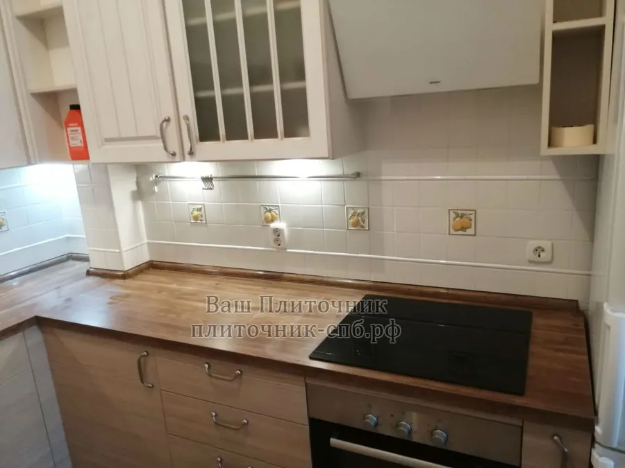 Укладка плитки 10*10 см на фартук