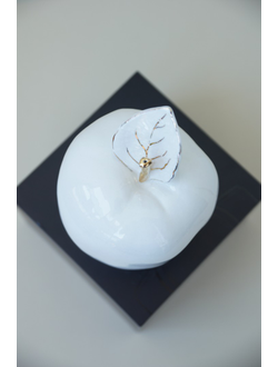 Яблоко (фарфор)