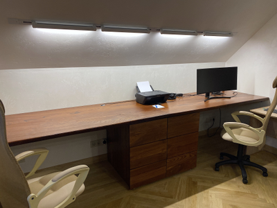 рабочий стол из массива, стол в офис из дерева, стол в кабинет, письменный стол из слэба, слэб дуб