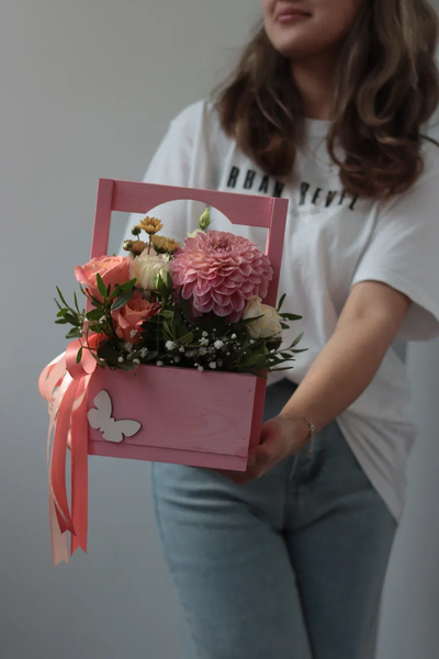 ЦВЕТОЧНАЯ КОМПОЗИЦИЯ № 105