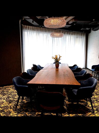 стол банкетный из слэбов карагача