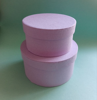 Коробка круглая лавандового цвета. Фото 2.