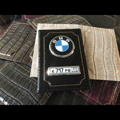 «КРОКОДИЛ» КОЖАНАЯ ОБЛОЖКА ДЛЯ АВТОДОКУМЕНТОВ В КОМПЛЕКТЕ С ЛИНЗАМИ. ЦВЕТ: ТЁМНО-СИНИЙ.