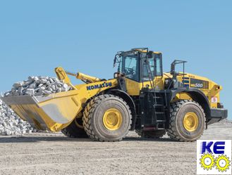 423-926-4712 стекло лобовое центральное Komatsu WA270-8 , WA380-8 , WA470-8 , WA500-8