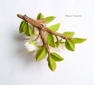 Брошь с яблоней "Нежнее нежного".