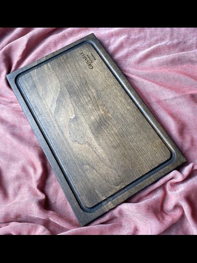 доска для подачи блюд с логотипом