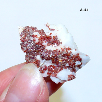 Ванадинит натуральный (щетка) №3-41: 30*21*16мм