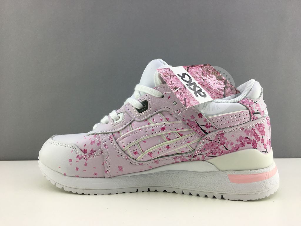 Купить кроссовки Asics LYTE III "SAKURA" женские в СПБ