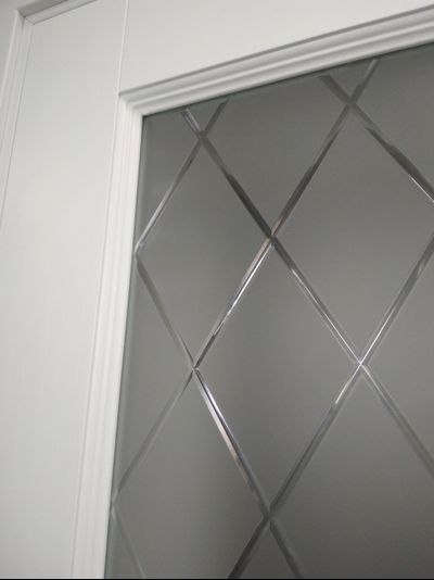 ЛАЙНДОР (УЛЬЯНОВСК)/ МОДЕЛЬ КАЛИНА-К/ НАТУРАЛЬНЫЙ ШПОН ЯСЕНЯ/ ПОЛОТНО ОСТЕКЛЕННОЕ/ ТОН 70 (ТЕКСТУРНАЯ БЕЛАЯ ЭМАЛЬ )