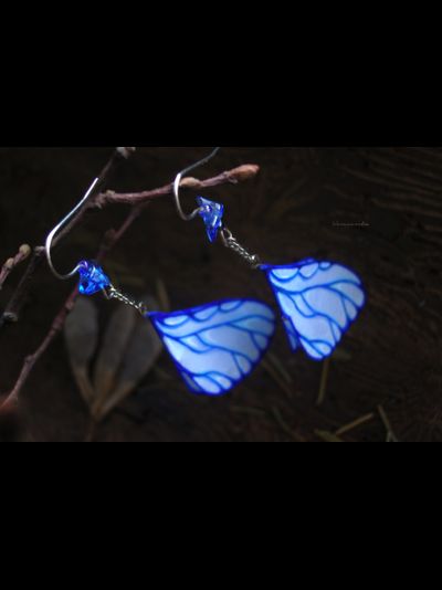 Шёлковые серьги-крылышки с морскими стёклышками и чешским бисером (из серии крыльев Небесной Феи)