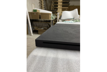 Черный матовый профиль под ленту, лента теплого свечения и закроется все это матовым черным рассеивающим экраном.