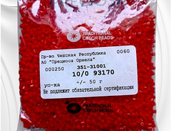 Светло-красный непрозрачный бисер