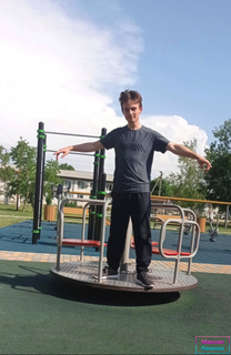 Максим Лапенко