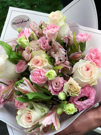 Сборный букет светлый