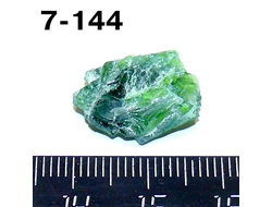 Хромдиопсид натуральный (необработанный) №7-144: 1,9г - 18*12*7мм