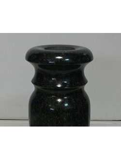 Ваза гранитная 9