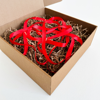 3 штуки - Подарочная коробка GILEV 37х37х14см с наполнителем и красной лентой