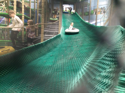 Горка с тюбингами для помещения