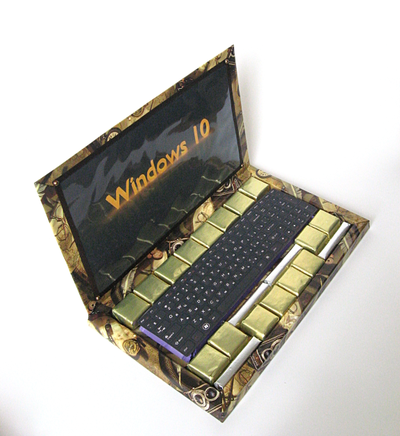 Ноутбук из конфет - сладкий подарок для детей и взрослых