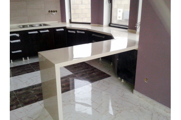 Столешница с барной стойкой из искусственного камня в Брянске фото